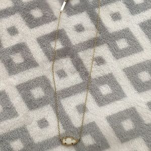Kendra Scott necklace